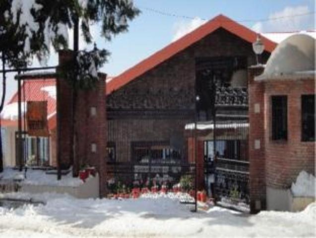 Club Mahindra Kanatal Kültér fotó