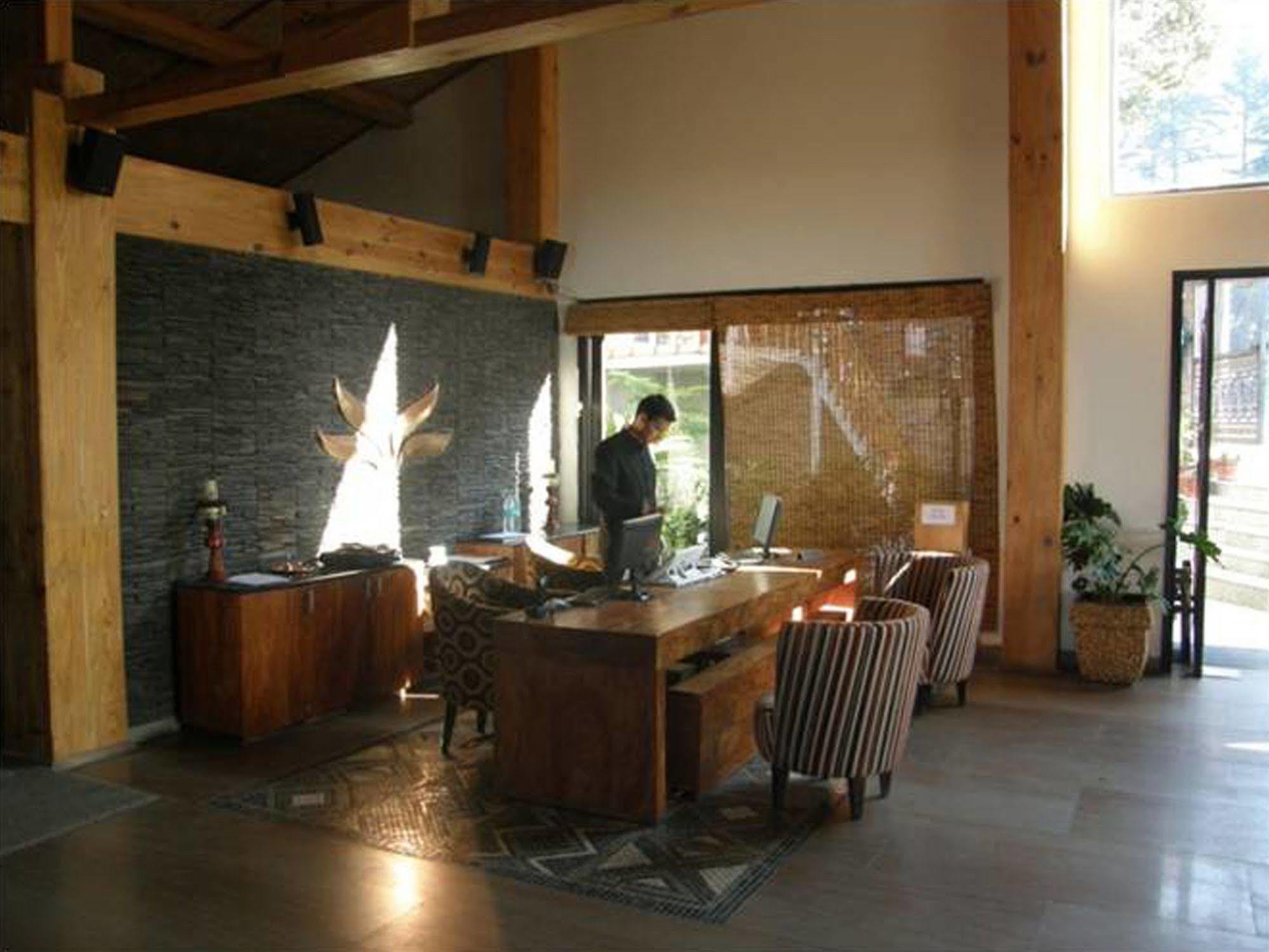 Club Mahindra Kanatal Kültér fotó